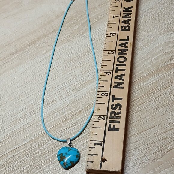NWOT Fashion Necklace Blue Turquoise Patterned Heart Pendant Jewelry #29 - Picture 3 of 6